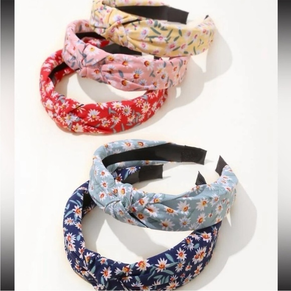 Boho Knotted Floral Headband - Picture 2 of 6